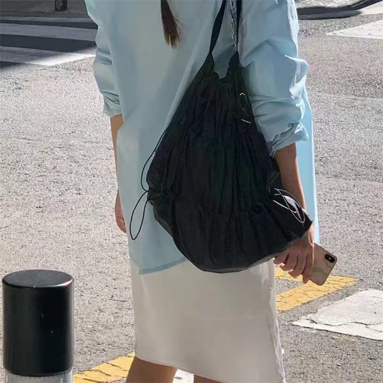 レディースリュック 普段使い軽量撥水