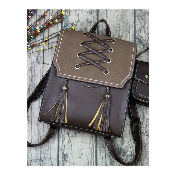 レディースリュック 普段使い革製 編み上げ風リュック