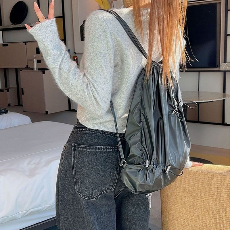 レディースリュック 普段使い ナップサック  巾着