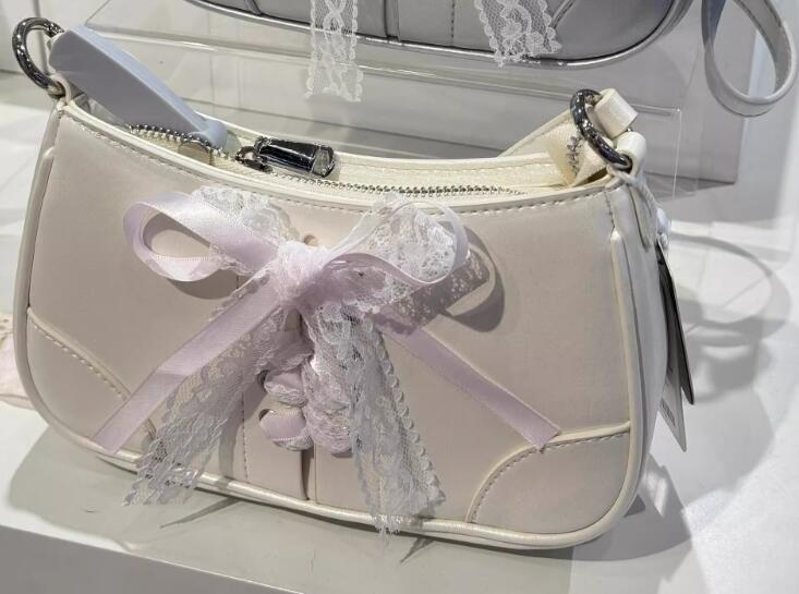 普段使い斜めがけショルダーバッグ合皮レディースリュック