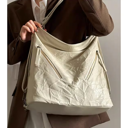 レディースリュック シワ加工 三通り 多機能バッグ 普段使い 大容量軽量