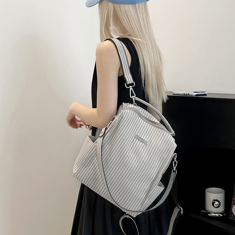 https://fulmo-img-server.com/ryumia/ab78ded8-008e-4a44-9274-4e3c83182ac7.jpg