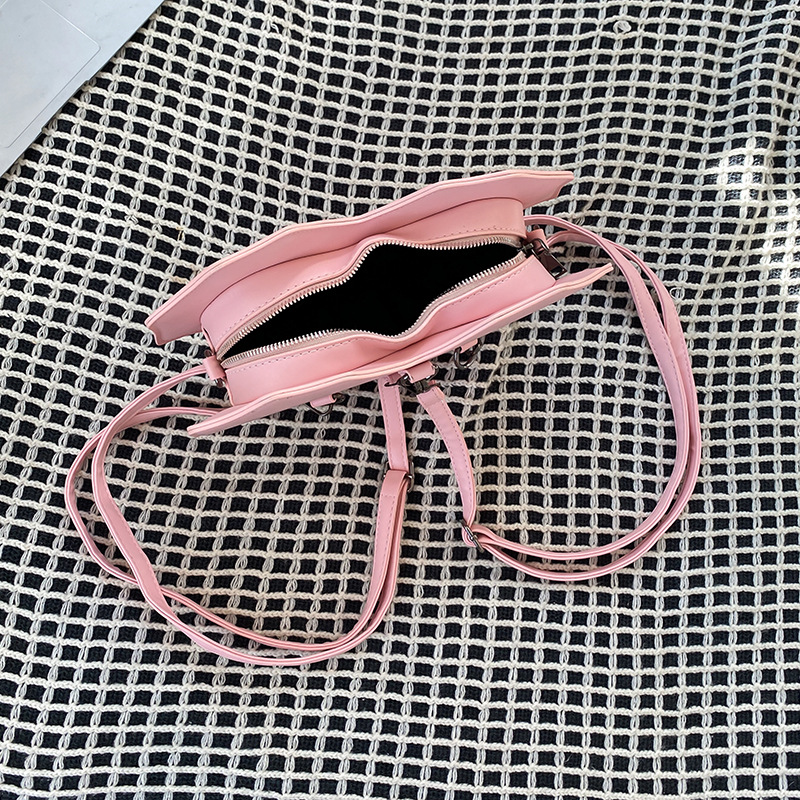 レディースリュック 蜘蛛の巣柄ショルダーバッグ 合皮レザー 普段使い女性用鞄