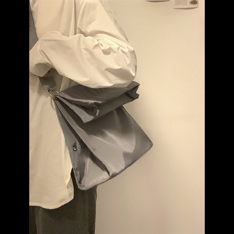 レディースリュック 普段使い対応 多機能ナイロン製ショルダーバッグ