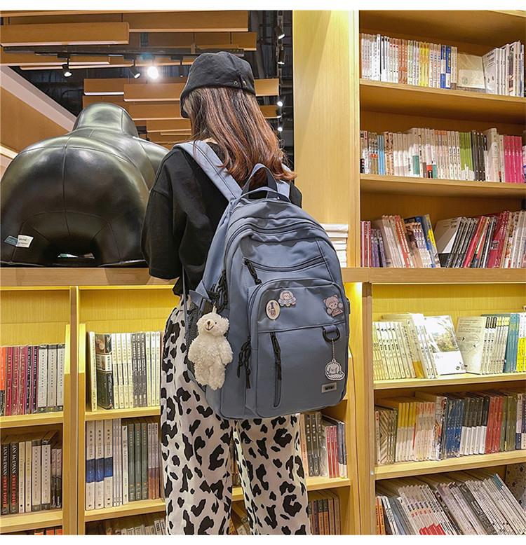  レディースリュック マルチポケット可愛いぬいぐるみ付きリュック