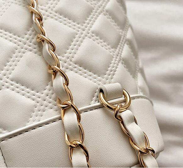 旅行用キルティング調レディースリュック韓国風３色展開