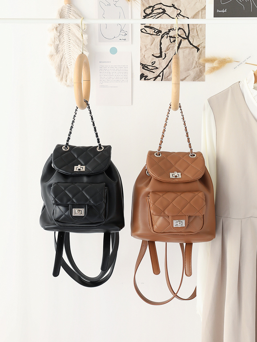 レディースリュック 旅行用キルティング小型リュック チェーン付き 全3色