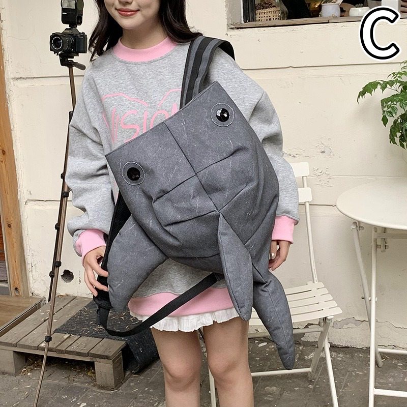 レディースリュック 普段使いサメ型リュックキャンバス鞄