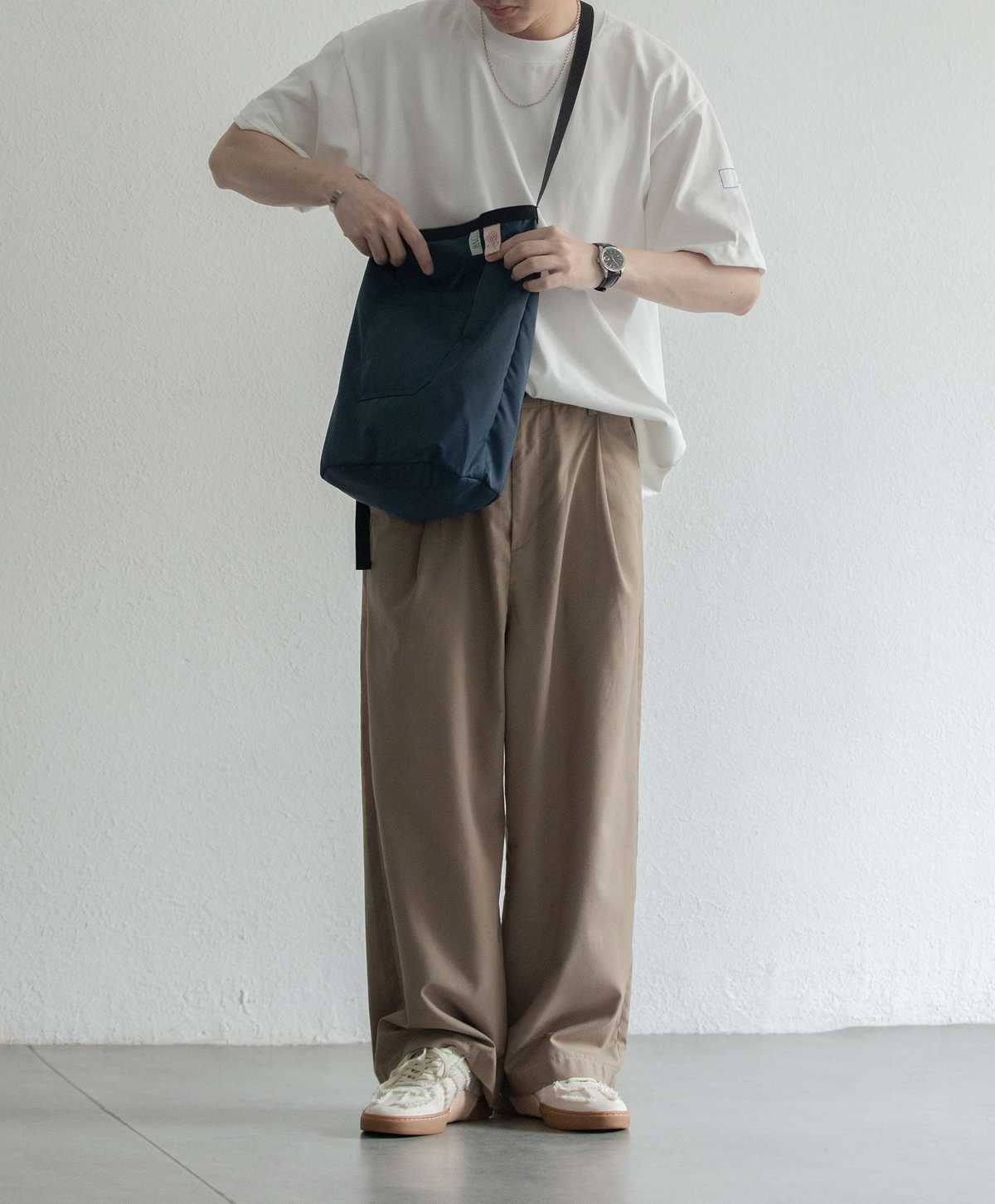 公園での散歩やピクニックにぴったり！使い勝手抜群のサコッシュ5選