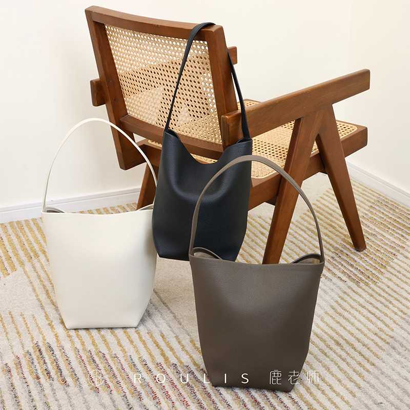 ボトルもスッキリ収納！快適なお出かけを叶えるサコッシュ5選