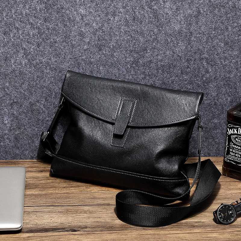 クラシックなサコッシュで品格ある装いに！大人の余裕が漂う5選