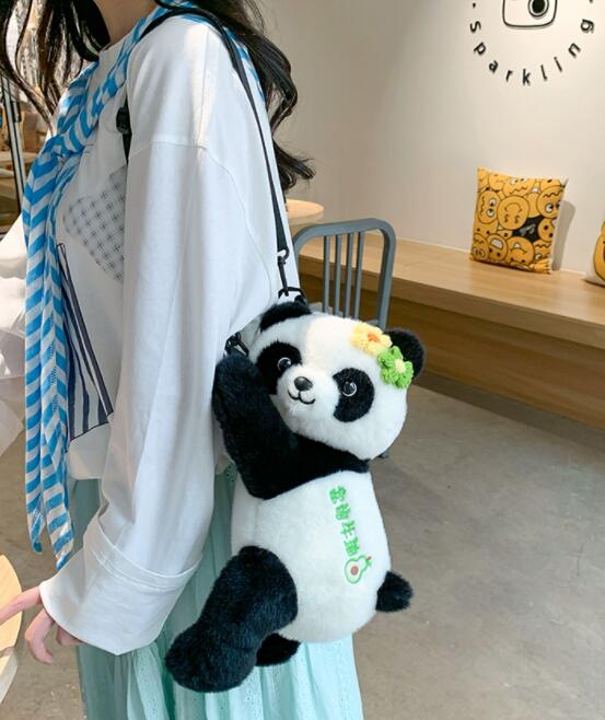 ナイロン製パンダぬいぐるみ斜めがけサコッシュバッグ