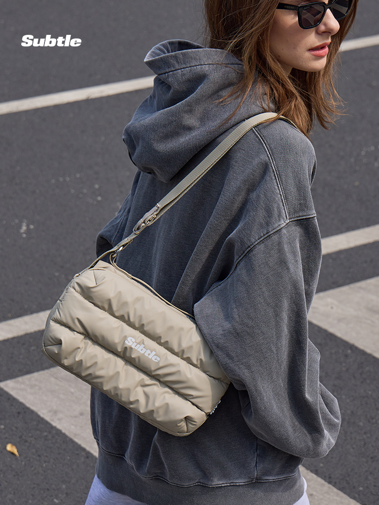 多機能キルティングショルダーサコッシュ
