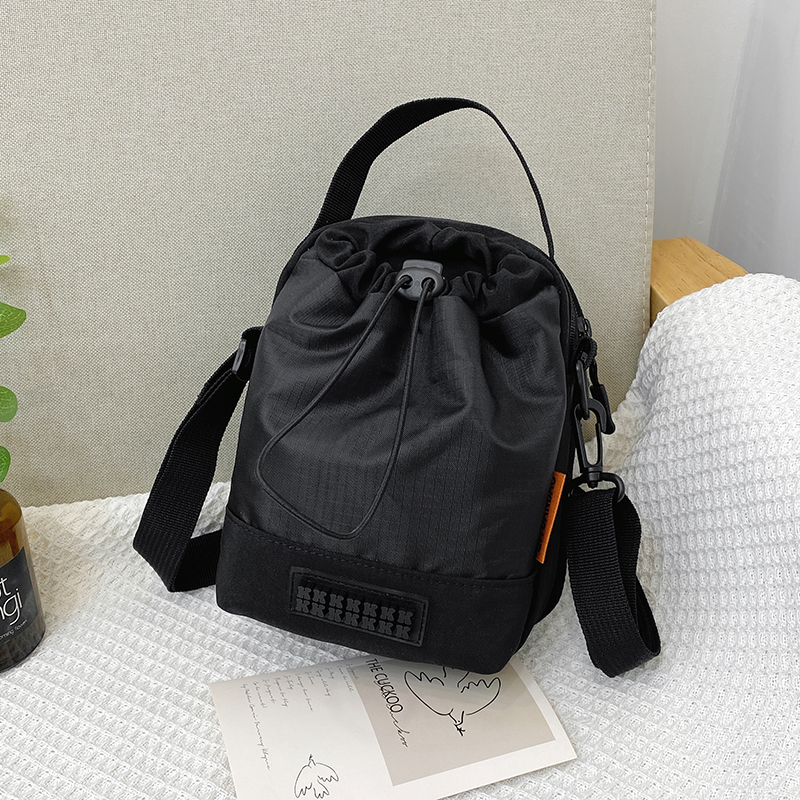 キッズ水筒ポケット付きサコッシュ