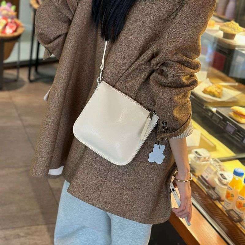 ミニマルシンプルサコッシュ
