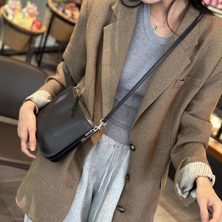 ミニマルシンプルサコッシュ