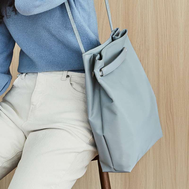 サコッシュで毎日をもっと快適に！柔軟な使い方ができる5選
