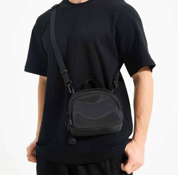 防水仕様男性用斜めがけサコッシュ撥水加工