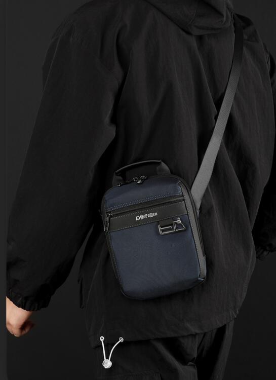 男性用レザーサコッシュ 斜めがけ撥水加工 多機能ショルダー鞄