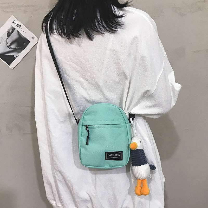 サコッシュ シンプル機能美 小型肩掛けかばん