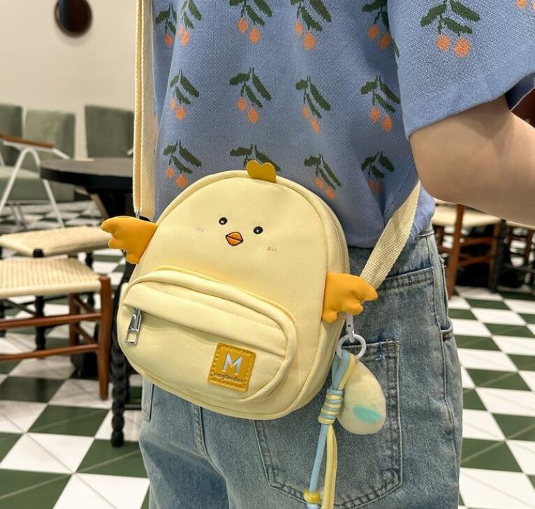 ひよこ柄帆布サコッシュ 可愛い斜めがけ小物入れ
