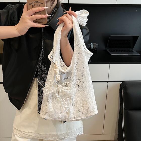 https://fulmo-img-server.com/sacoche-sacolla/d174732a-4d6a-41f5-a8fc-ce8610d22948.jpg