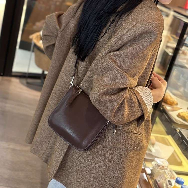 ミニマルシンプルサコッシュ