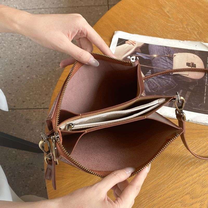 ミニマルシンプルサコッシュ