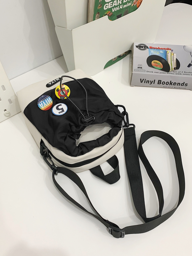 防水ミニショルダーサコッシュ ペットボトルポケット付き