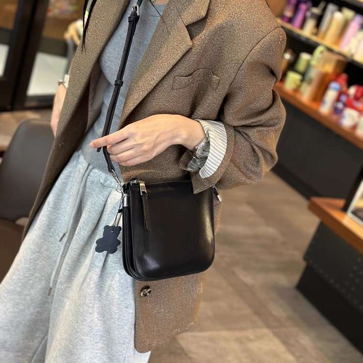 ミニマルシンプルサコッシュ