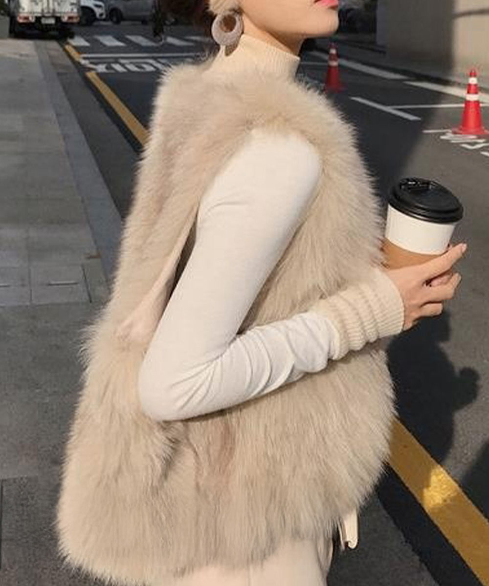 ベージュコーデ ふわふわ人工毛皮ベスト 秋冬アウター