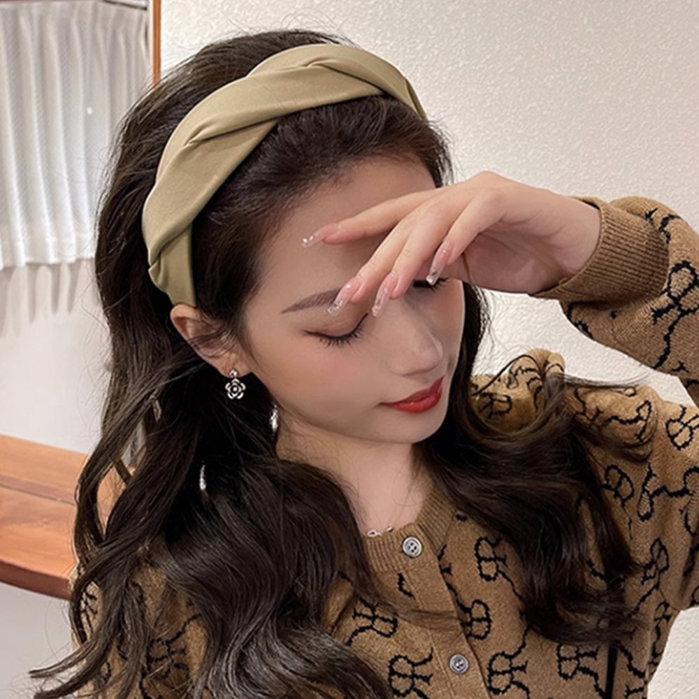 ベージュコーデ ツイスト編みカチューシャ 韓国風 小物