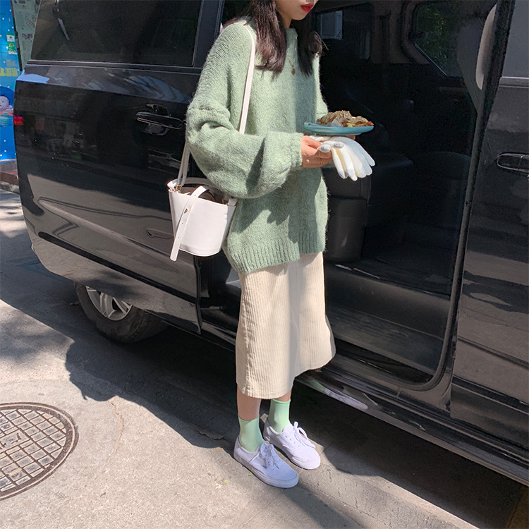 ベージュコーデ バックスリット入りロング丈スカート体型カバーハイウエスト