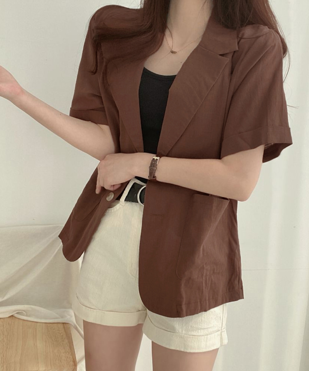 ベージュコーデ 綿麻テーラードジャケット夏のアウター