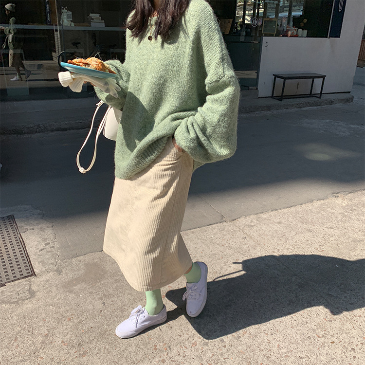 ベージュコーデ バックスリット入りロング丈スカート体型カバーハイウエスト