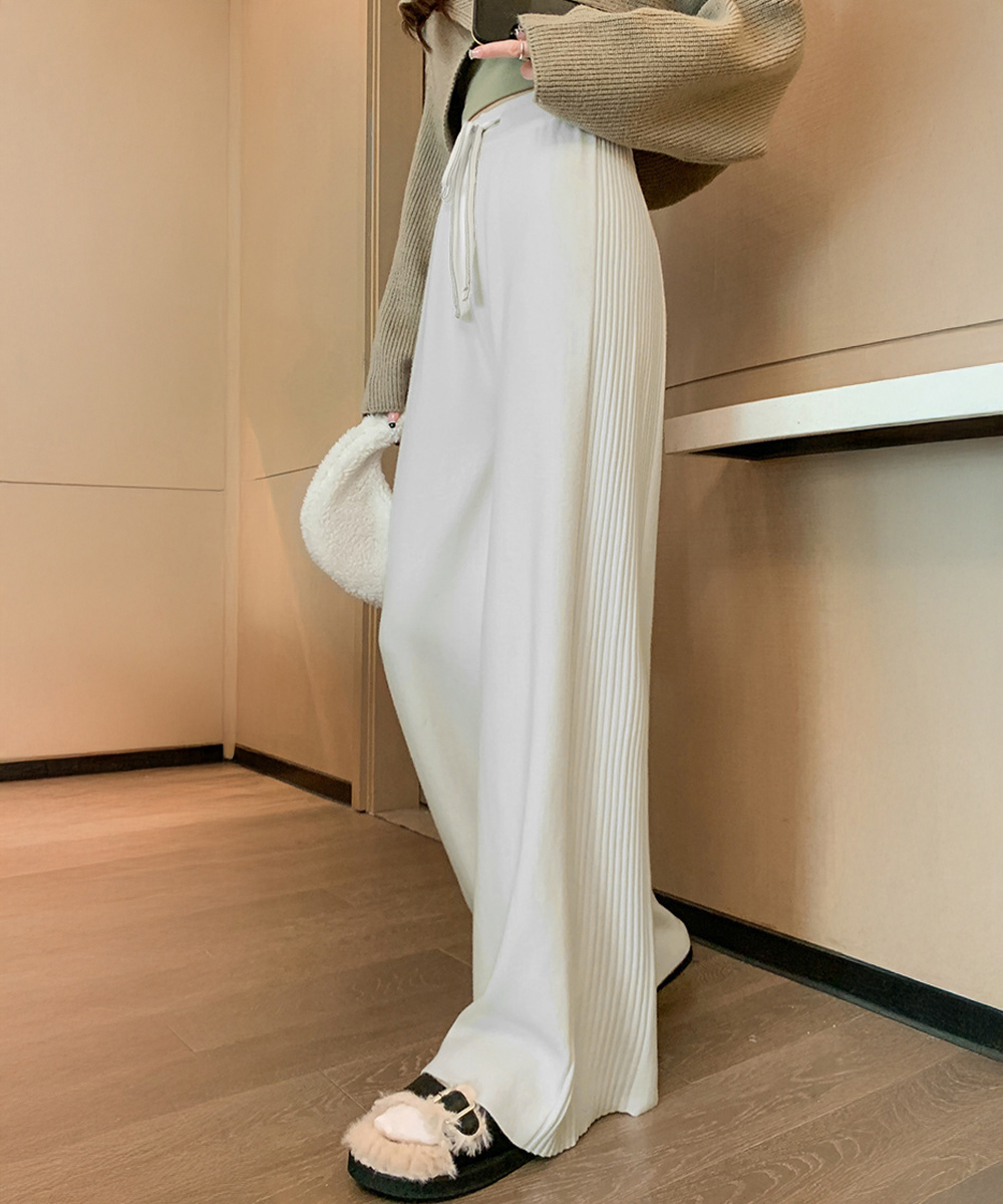 ベージュコーデ 縦リブ編みニットワイドパンツ 秋冬暖かパンツ
