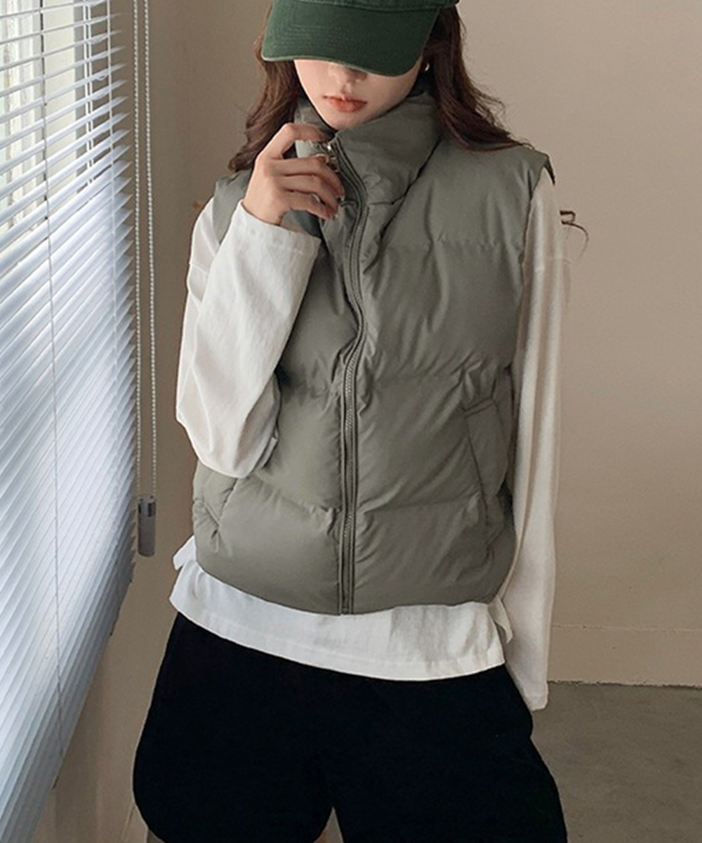 ベージュコーデ 中綿入り立ち襟ベスト アウター ジップアップ