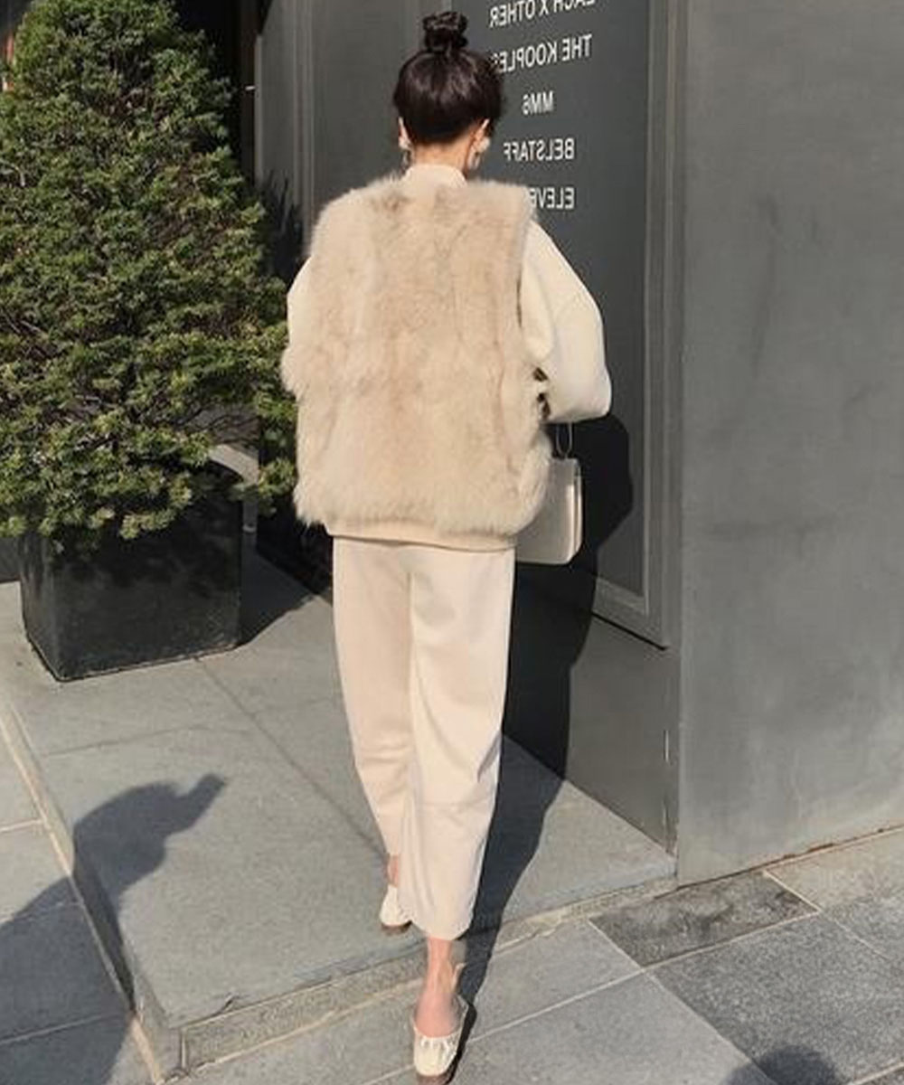 ベージュコーデ ふわふわ人工毛皮ベスト 秋冬アウター