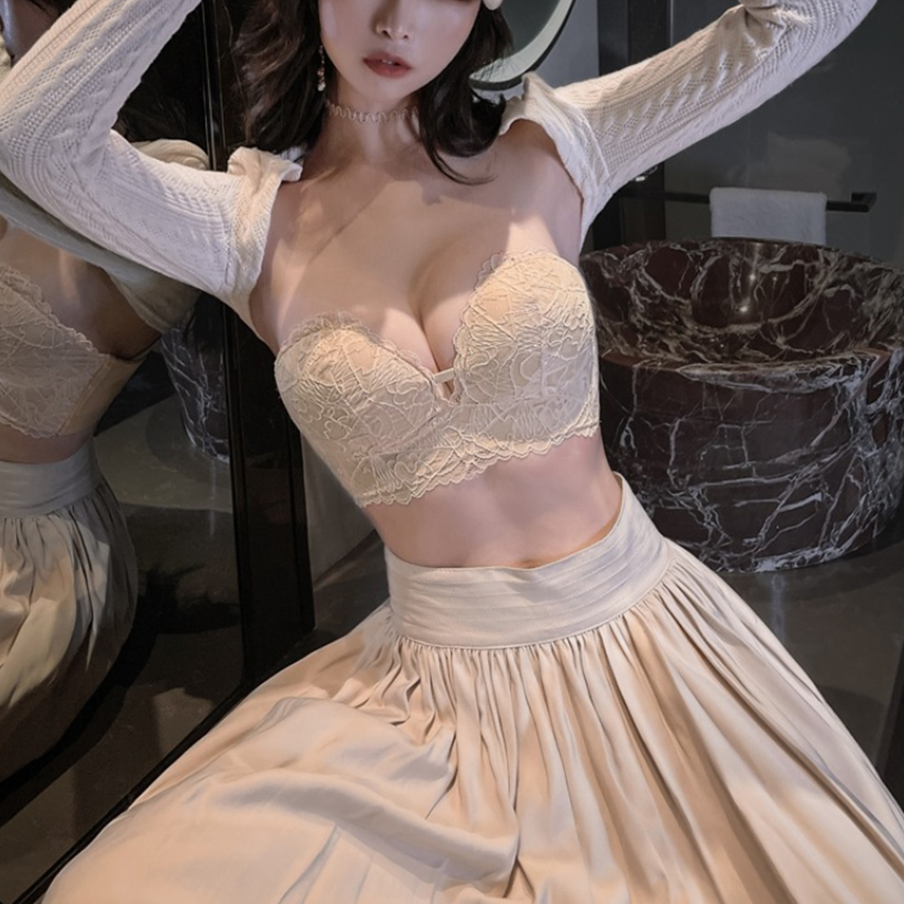 ベージュコーデ 【トップス】ずれにくい美胸ストラップレスブラ