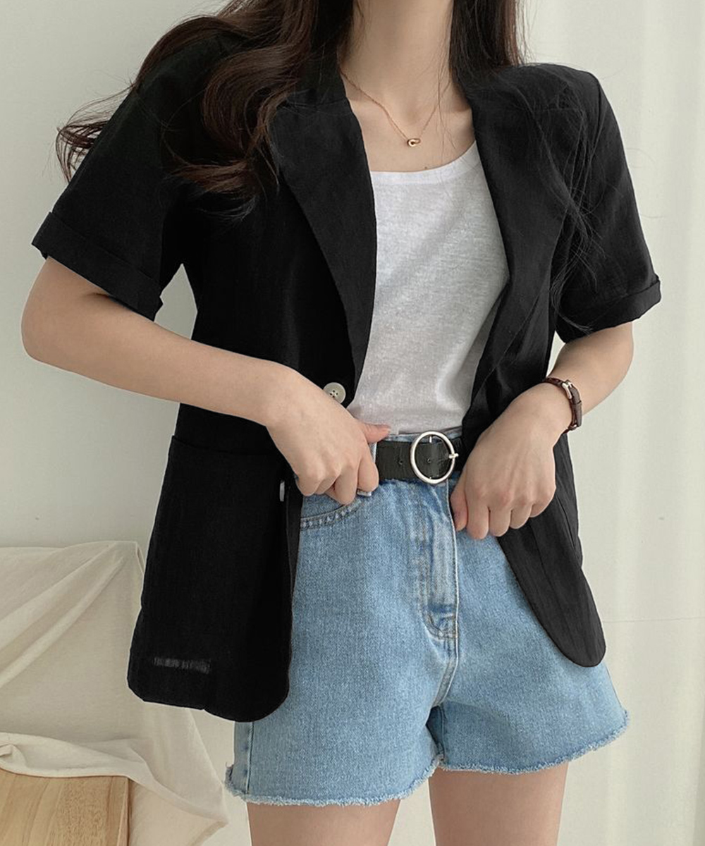 ベージュコーデ 綿麻テーラードジャケット夏のアウター