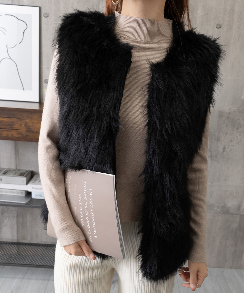 ベージュコーデ ふわふわ人工毛皮ベスト 秋冬アウター