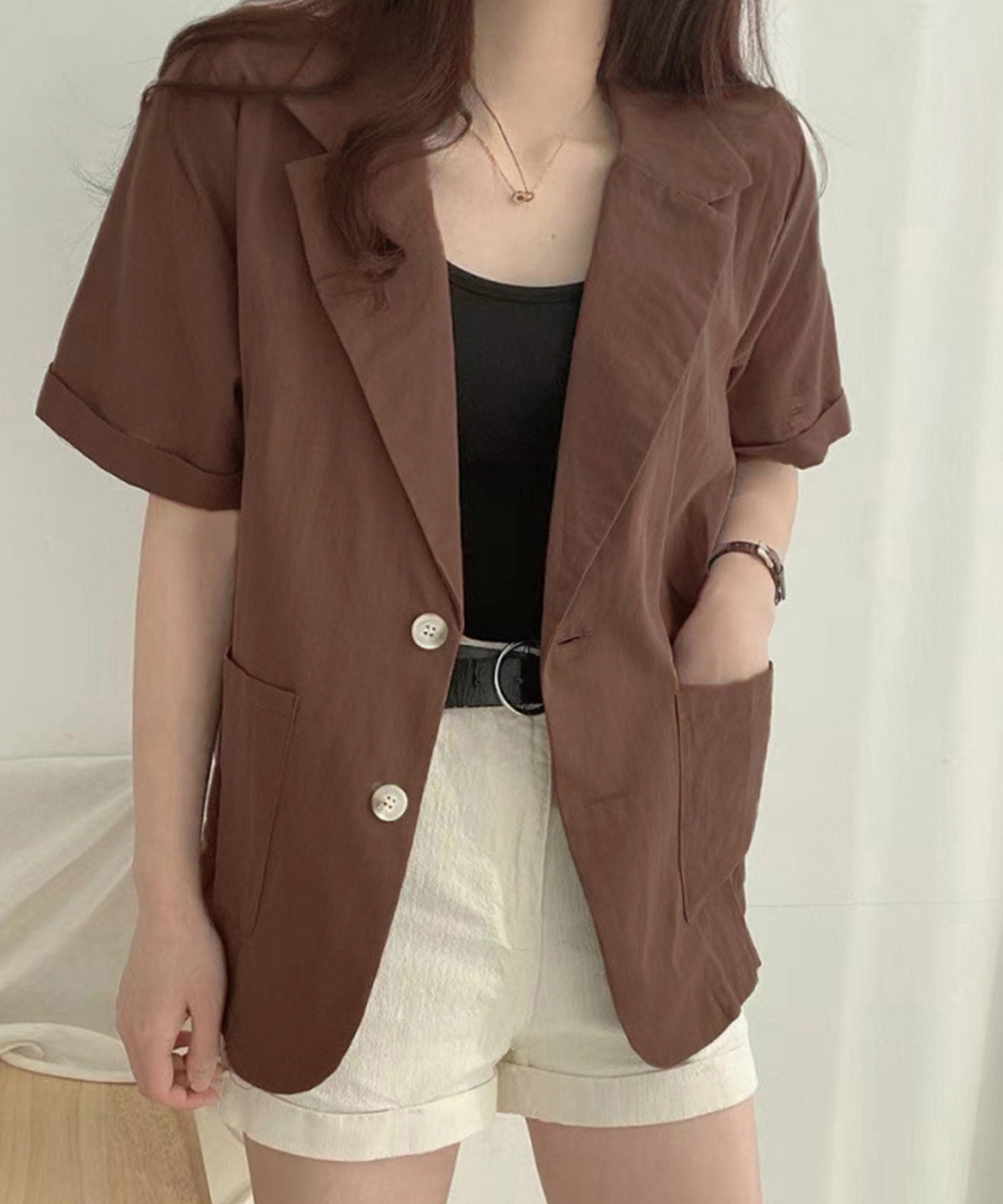 ベージュコーデ 綿麻テーラードジャケット夏のアウター
