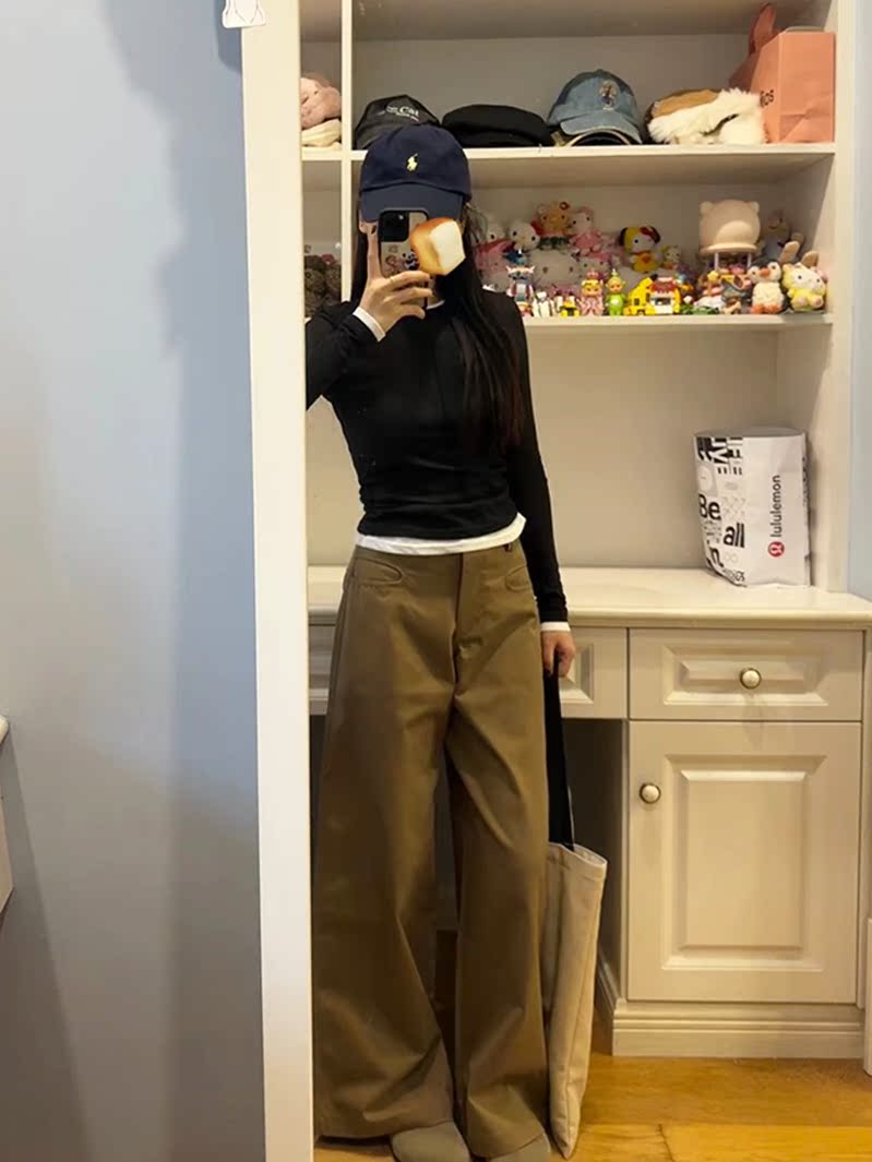 ベージュコーデ ゆったりワイドシルエットパンツ