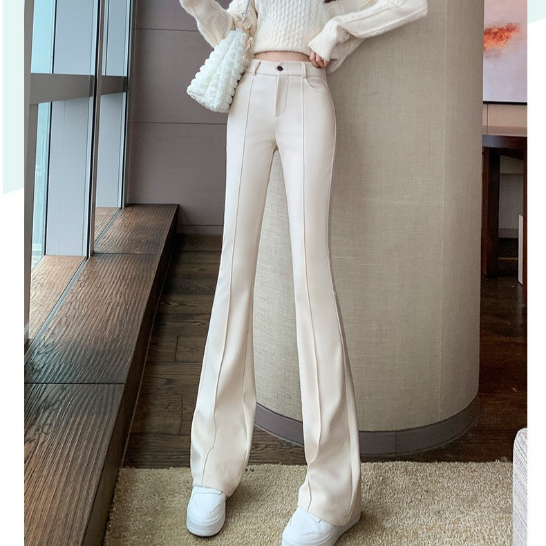 ベージュコーデ ハイウエストフレアストレートパンツ