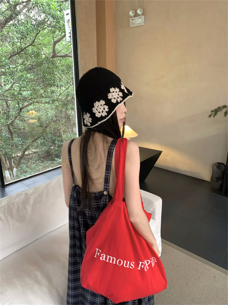 https://fulmo-img-server.com/saropetti/b731f373-1ec6-4c3a-ba50-be3a4a30f36a.jpg