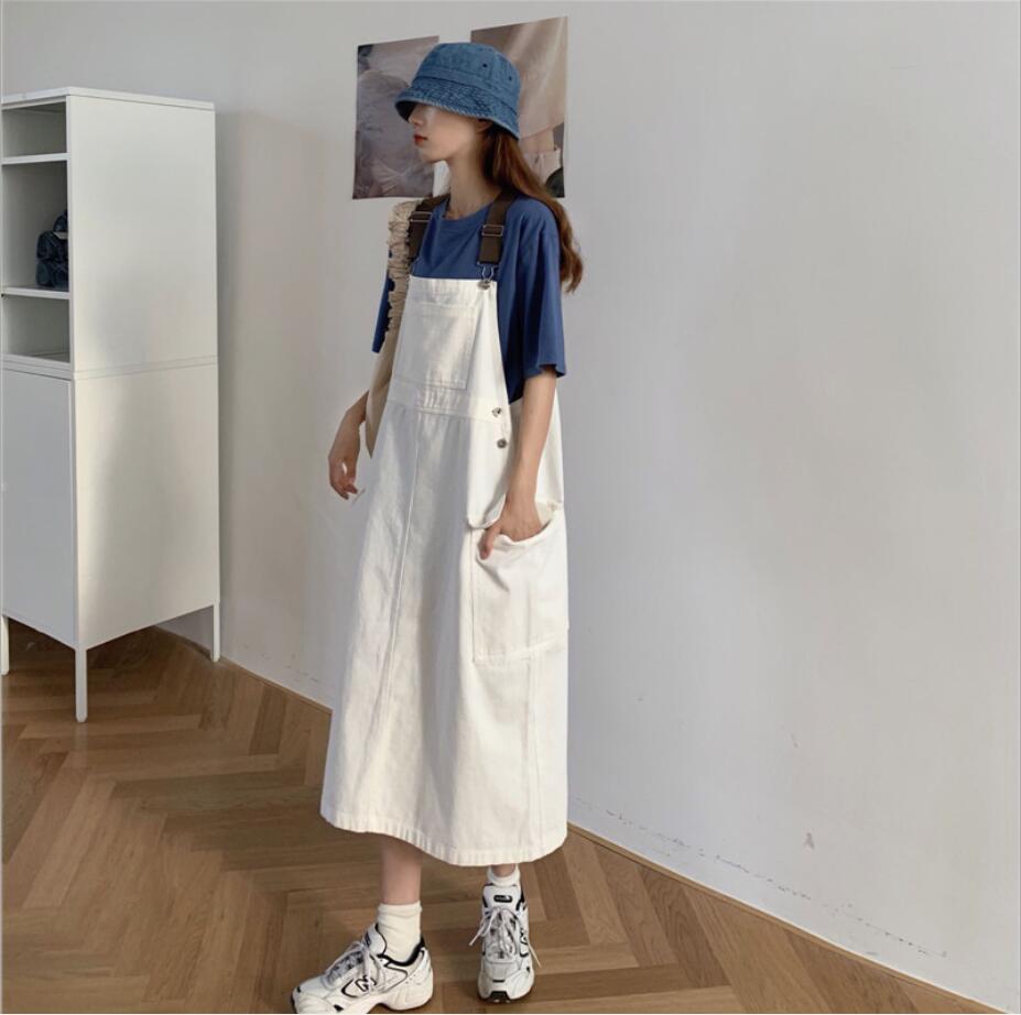 おしゃれなジャンパースカートおすすめ5選！1枚で着映えが叶い、トップスとの組み合わせで印象を変えられます。