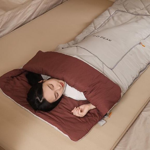 抱き枕型シュラフ多機能保温寝袋