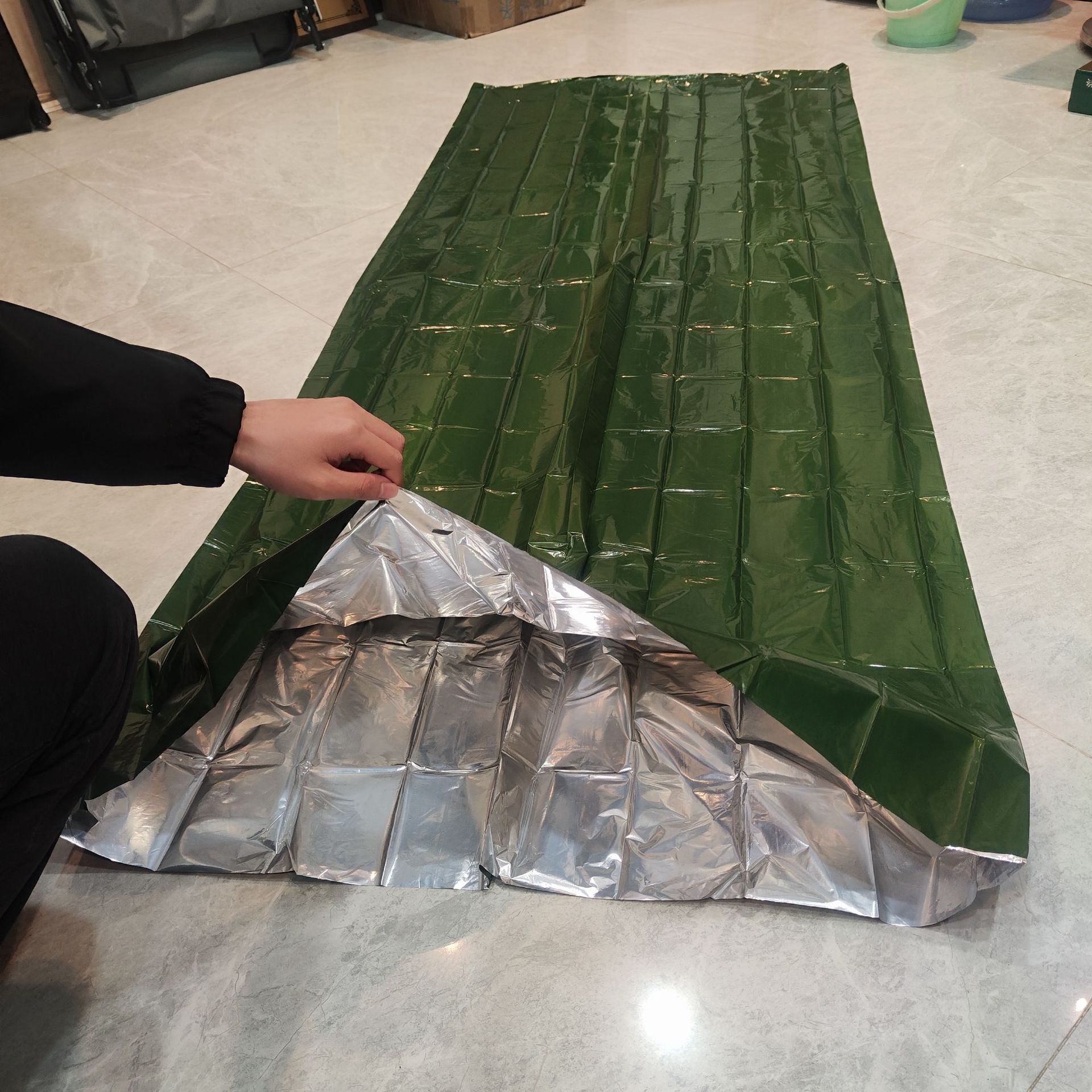防災用アルミ保温シュラフ 緊急時対応寝袋
