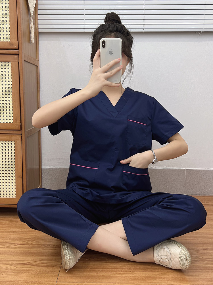 白衣 ゆったり快適ポケットスクラブ