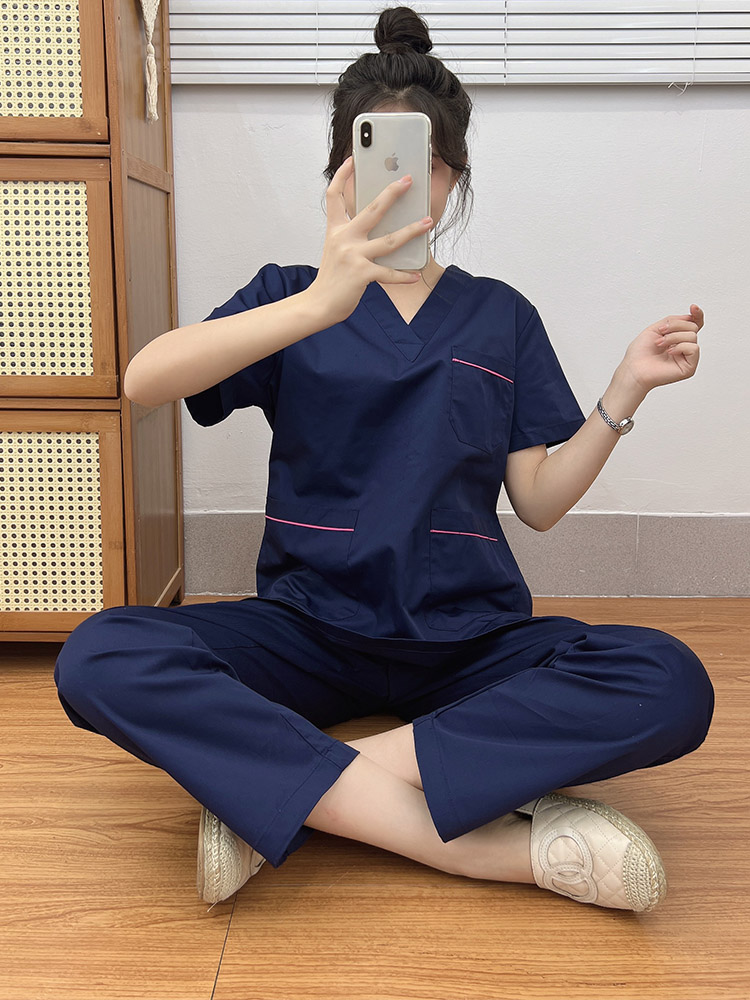 白衣 ゆったり快適ポケットスクラブ